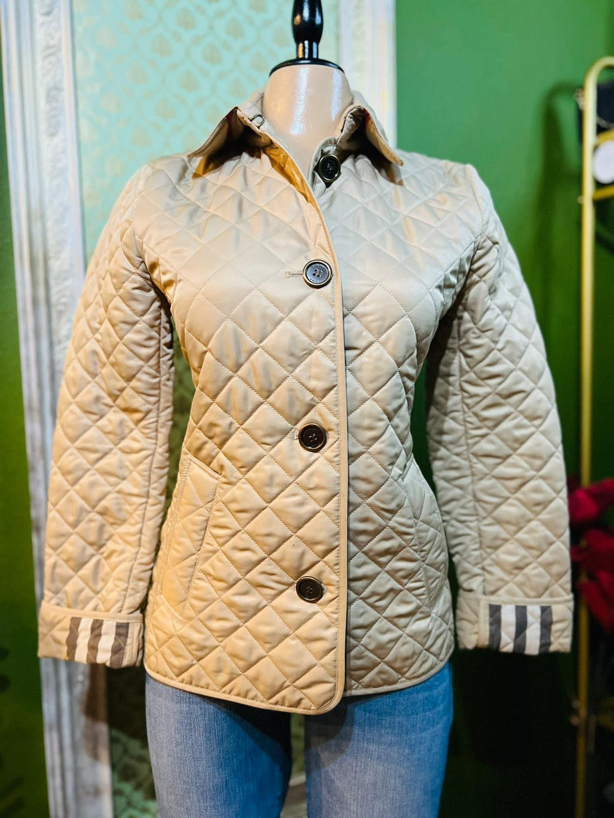 Preowned Burberry quilted coat