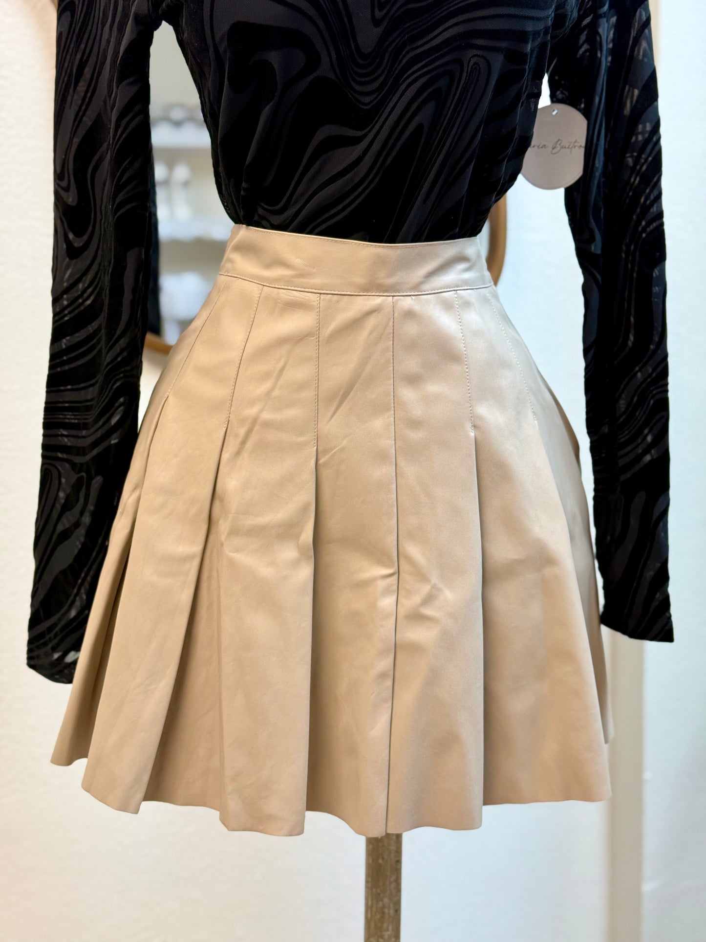 Faux leather pleaded skirt